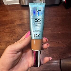 IT Cosmetics CC+ Cream Natural Oil Free SPF 40 Matte Foundation Rich Honey